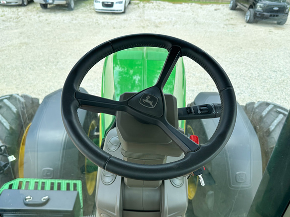 2023 John-Deere 8R 370