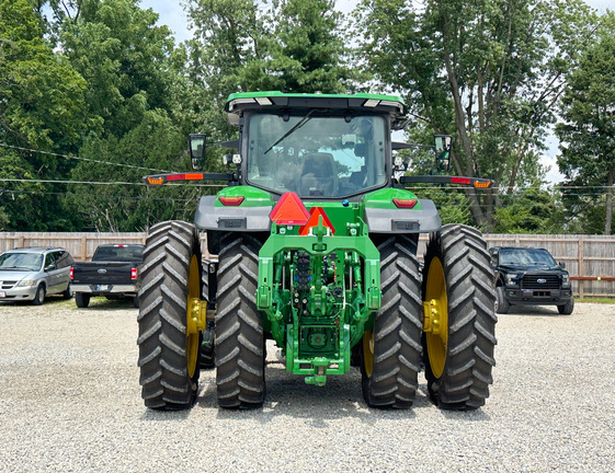 2023 John-Deere 8R 370