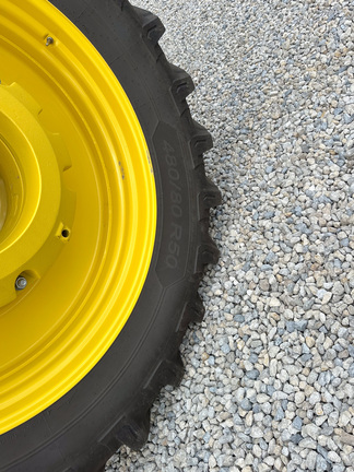 2023 John-Deere 8R 370
