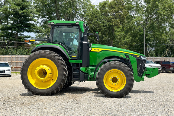 2023 John-Deere 8R 370