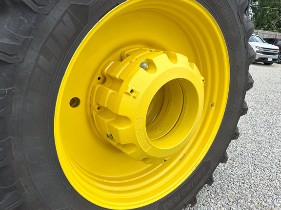 2023 John-Deere 8R 370