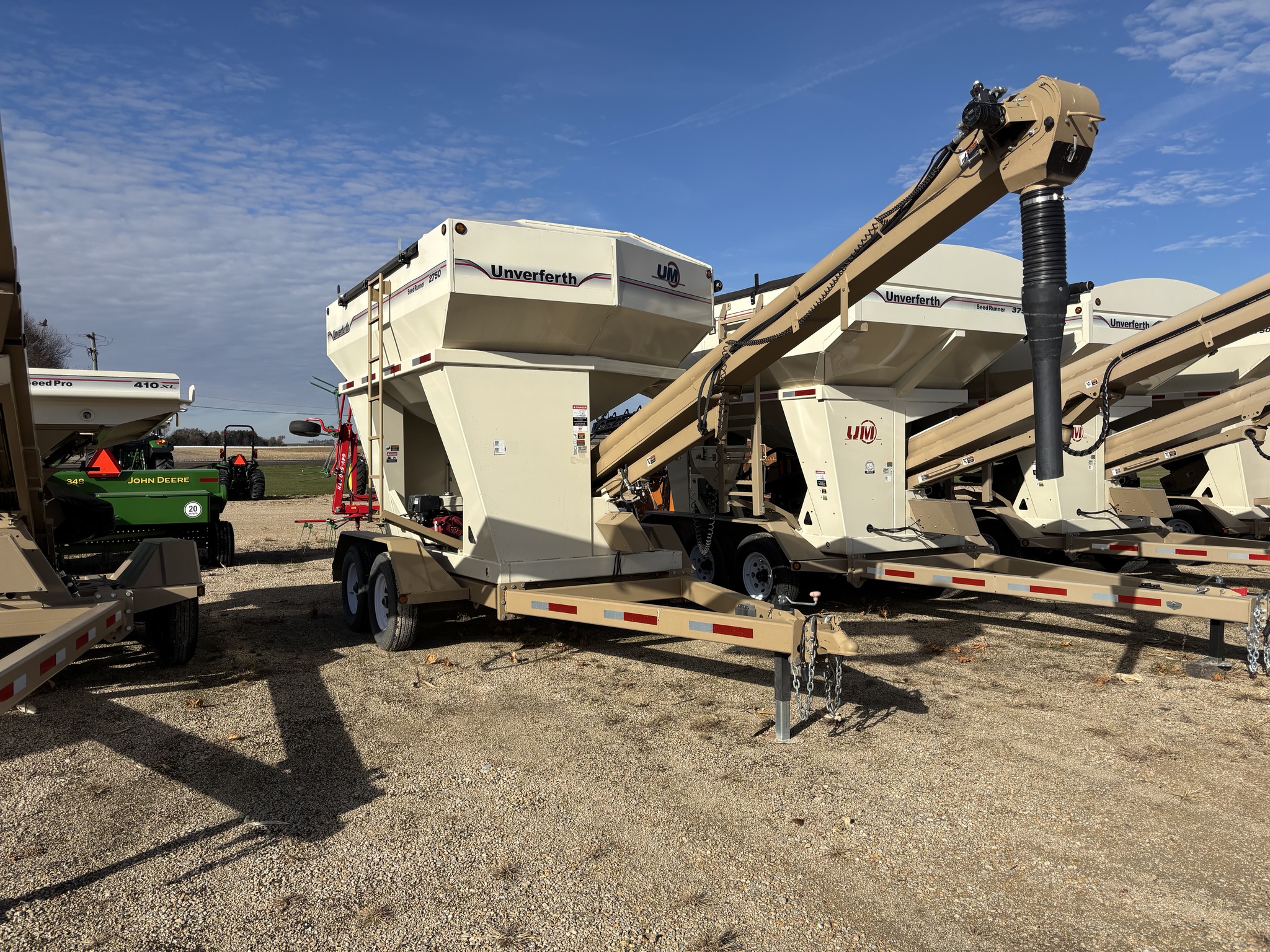  2010 Unverferth 2750 at Heritage Tractor in Mendota, IL