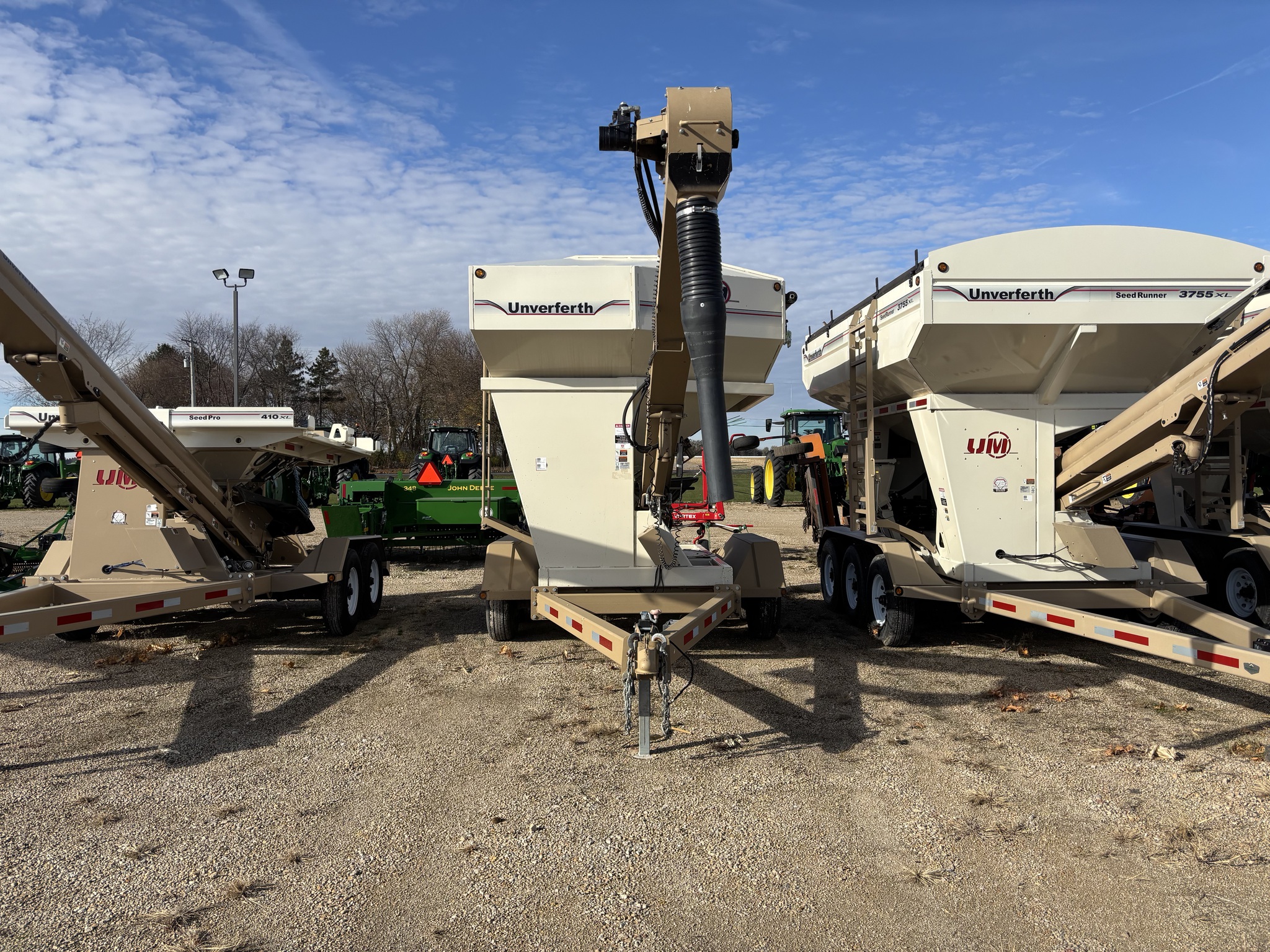  2010 Unverferth 2750 at Heritage Tractor in Mendota, IL