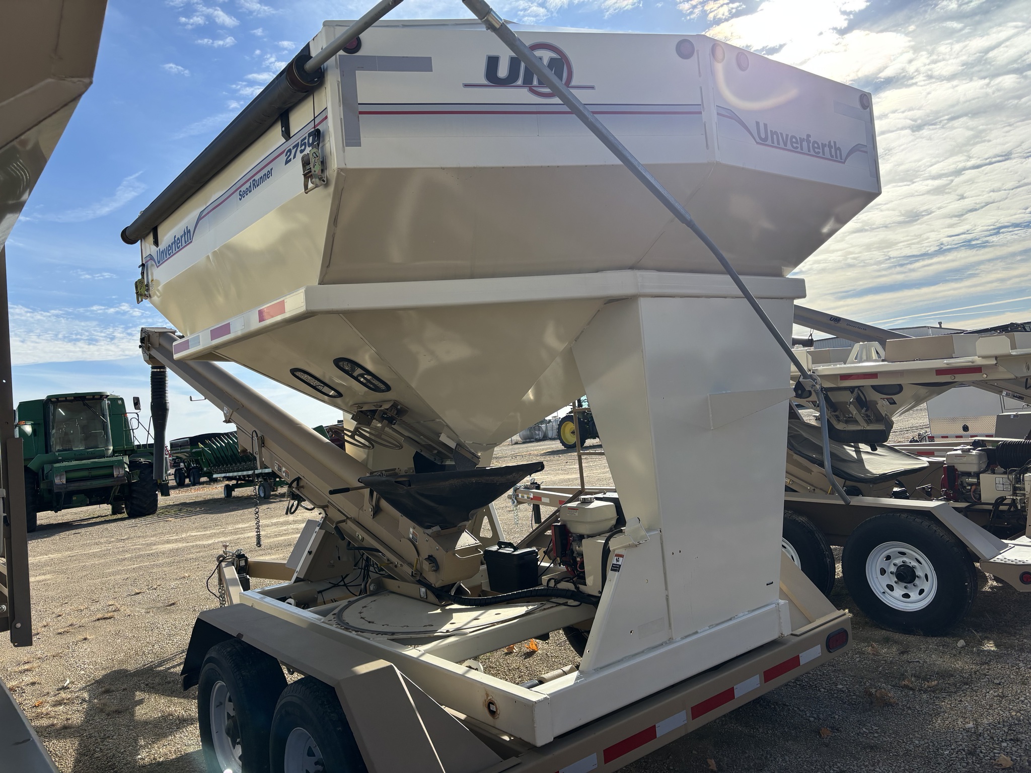  2010 Unverferth 2750 at Heritage Tractor in Mendota, IL