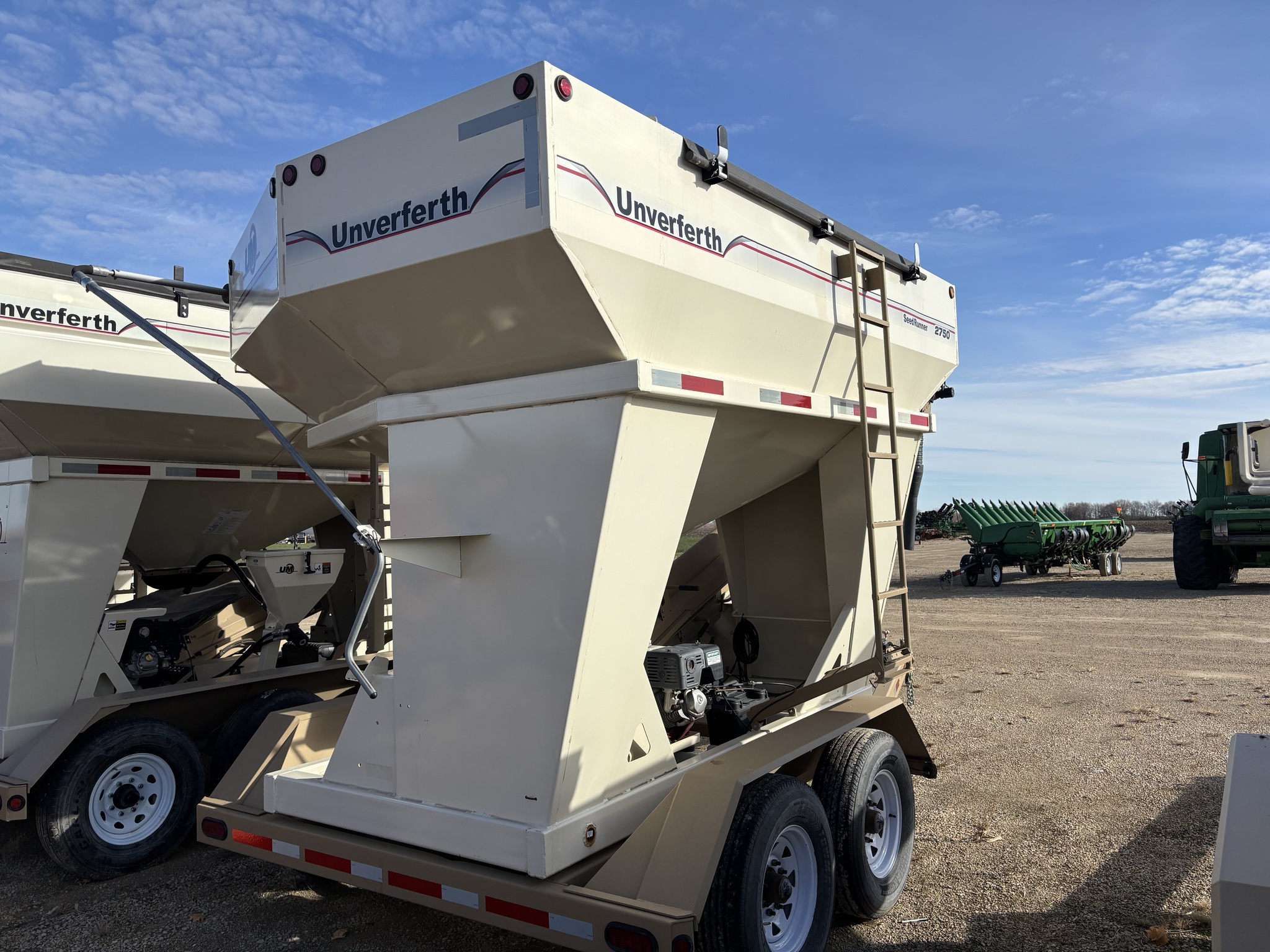  2010 Unverferth 2750 at Heritage Tractor in Mendota, IL