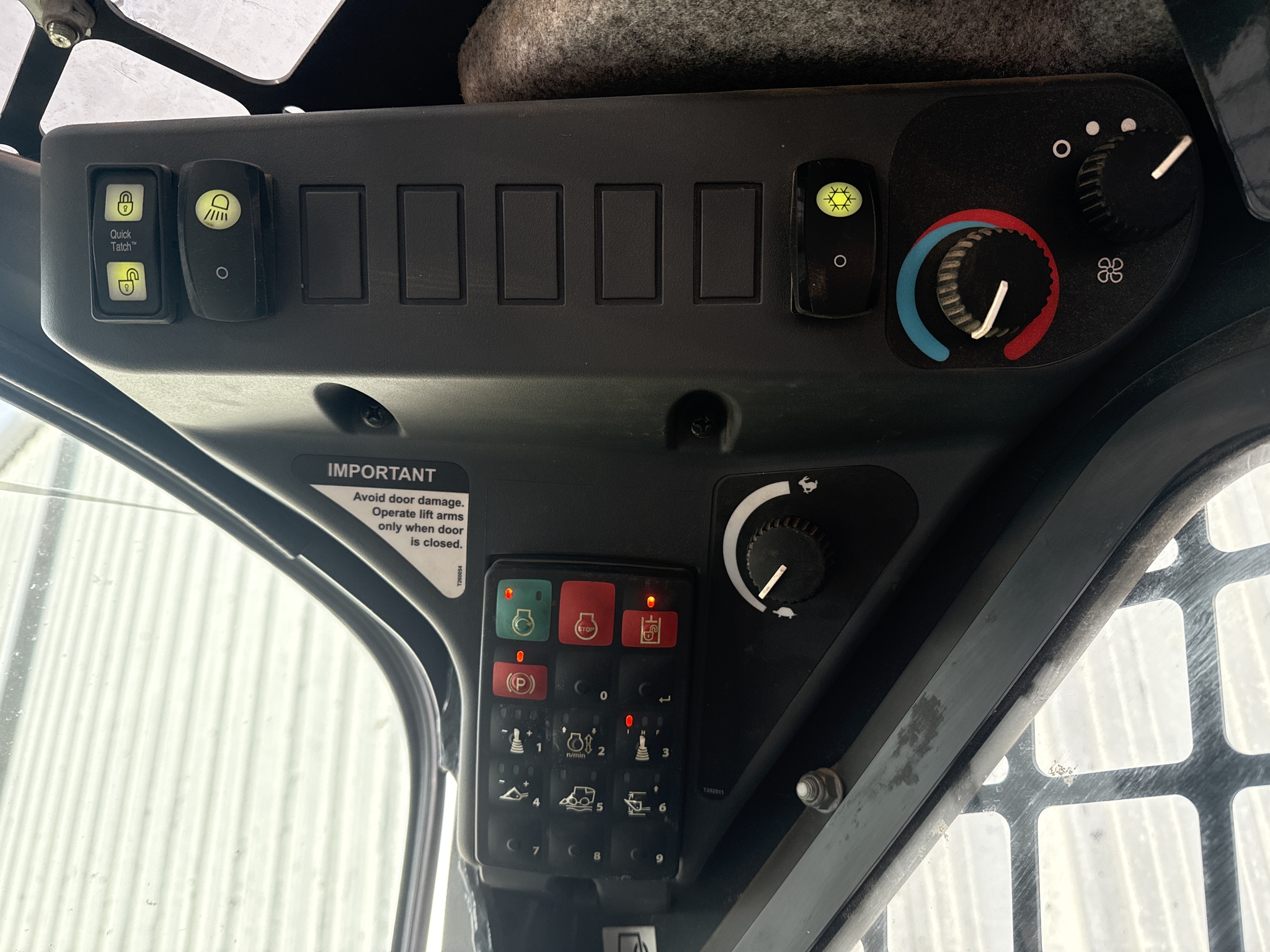 2024 John Deere 317G Image 15