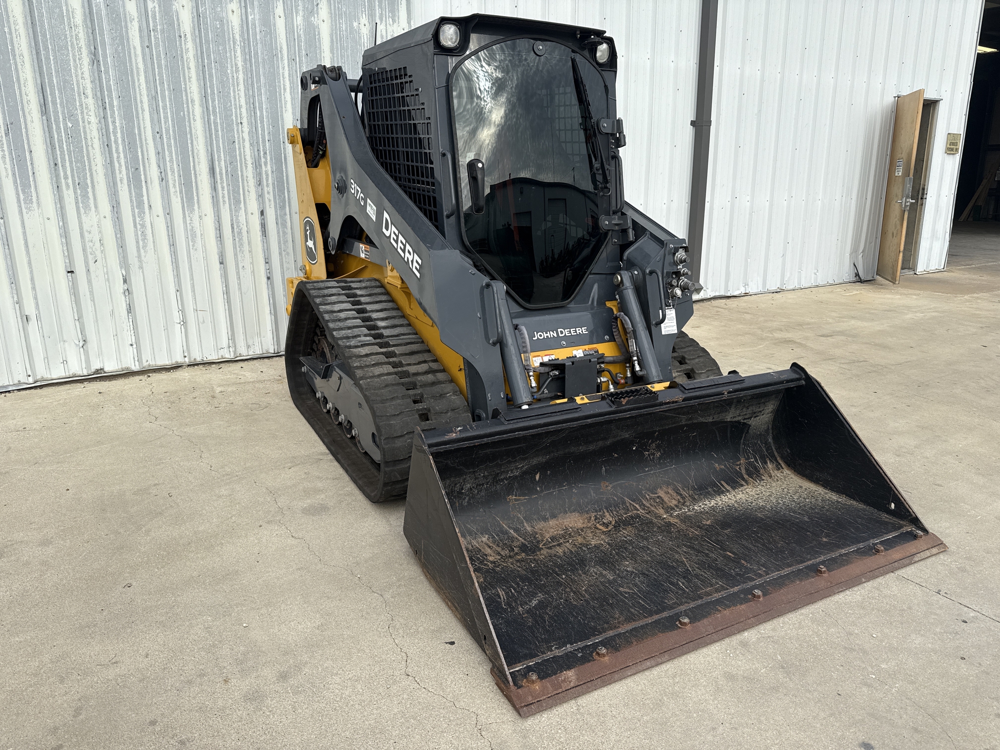 2024 John Deere 317G Image 5