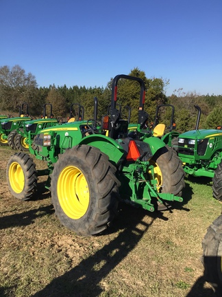 2024 John Deere 5075E Photo 4