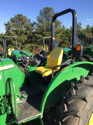 2024 John Deere 5075E Photo 6