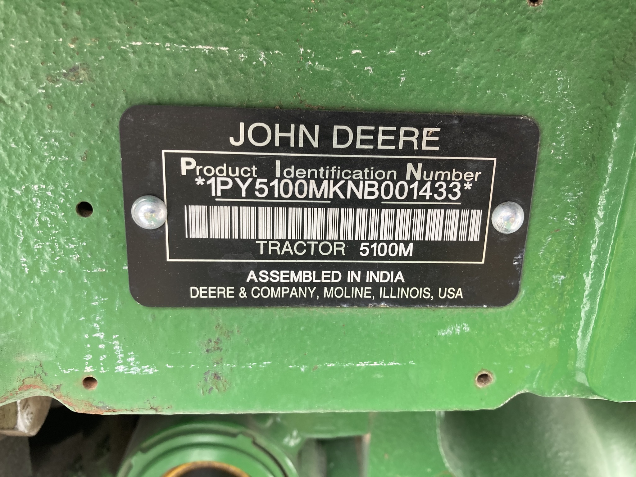 2022 John Deere 5100M Image 6