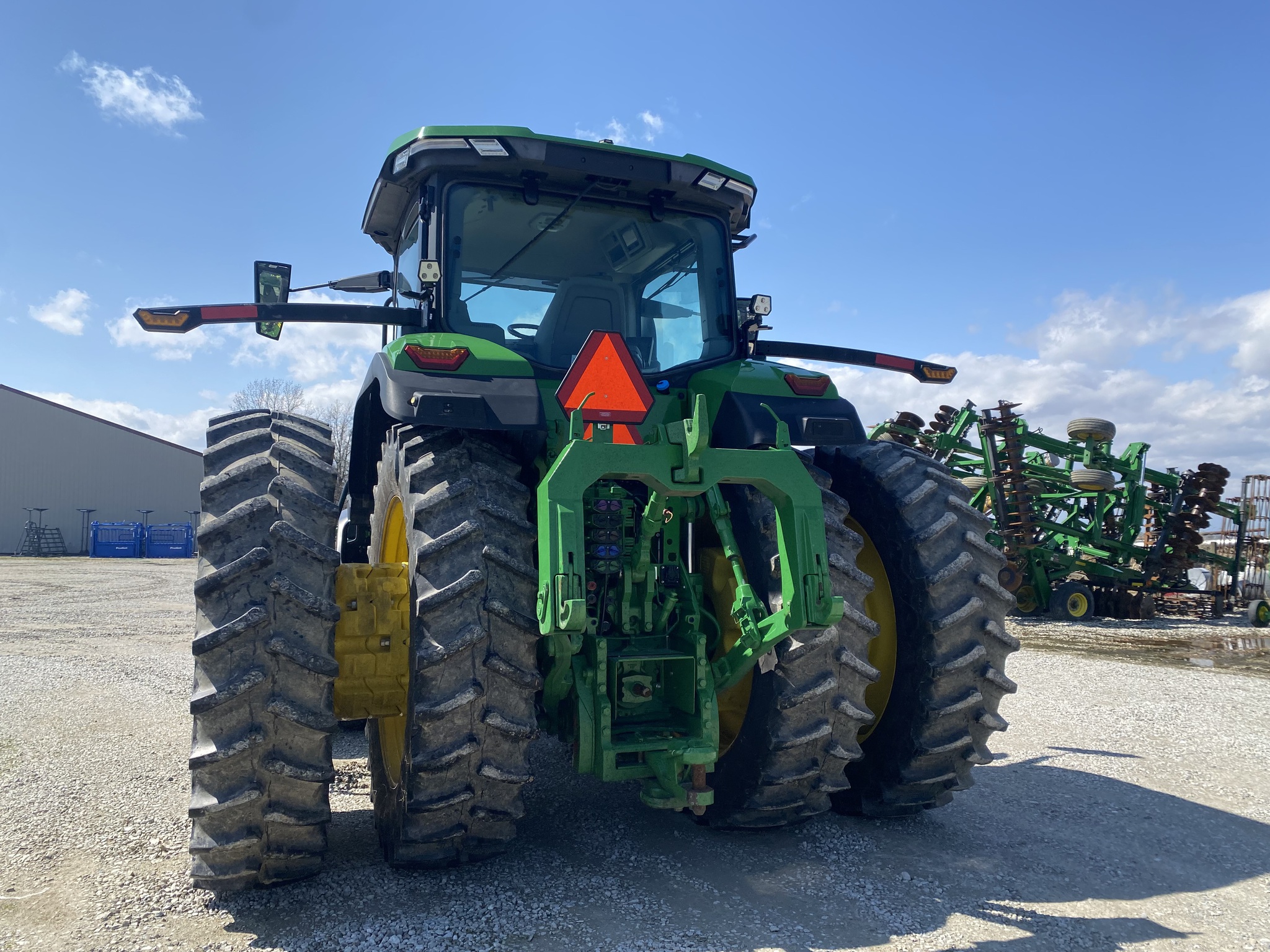 2023 John Deere 8R 370 Image 4