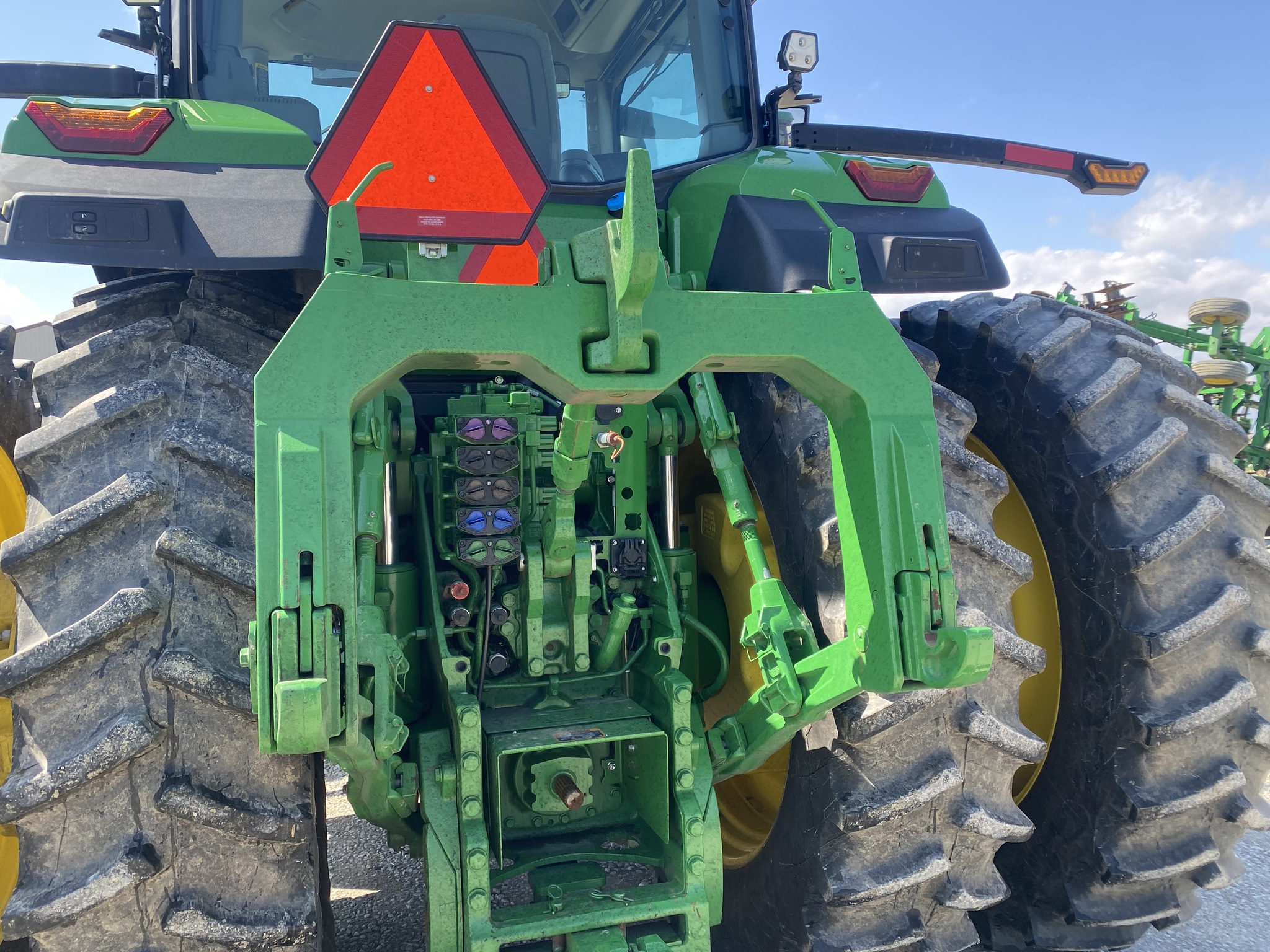 2023 John Deere 8R 370 Image 5