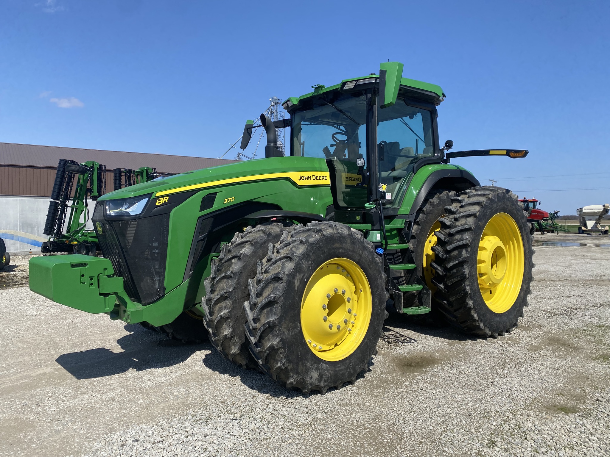 2023 John Deere 8R 370 Image 1
