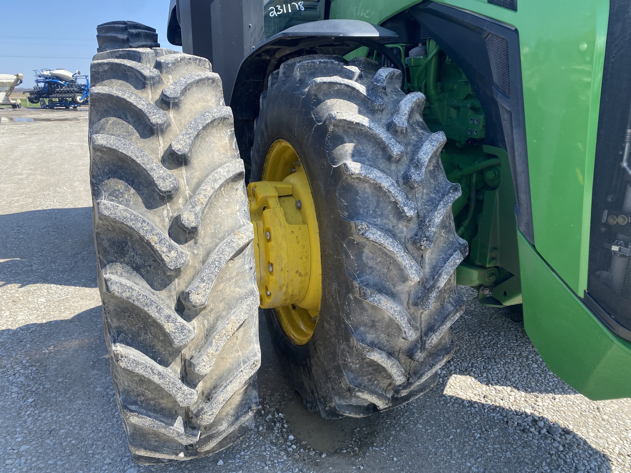 2023 John Deere 8R 370 Image 13