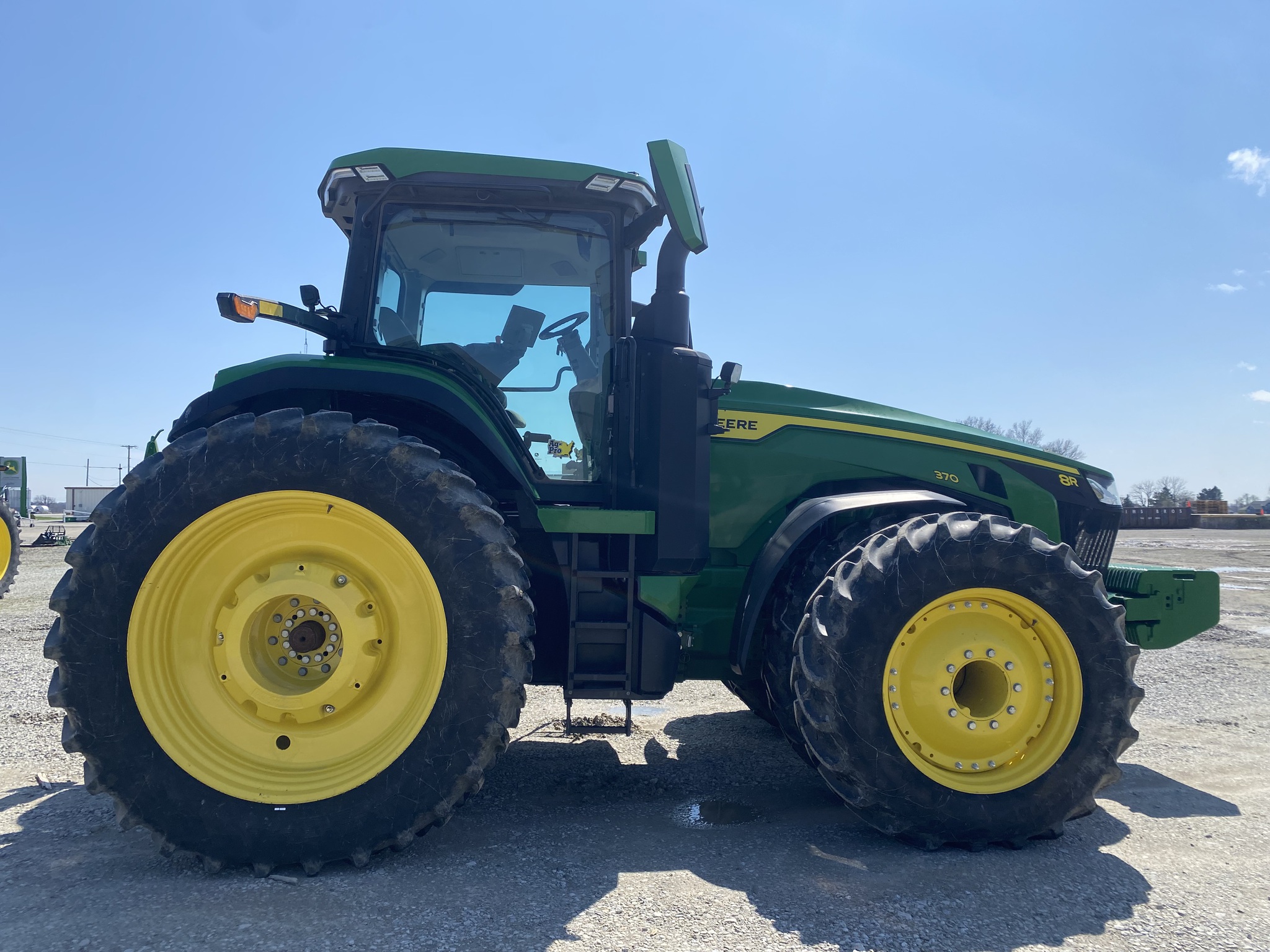 2023 John Deere 8R 370 Image 8
