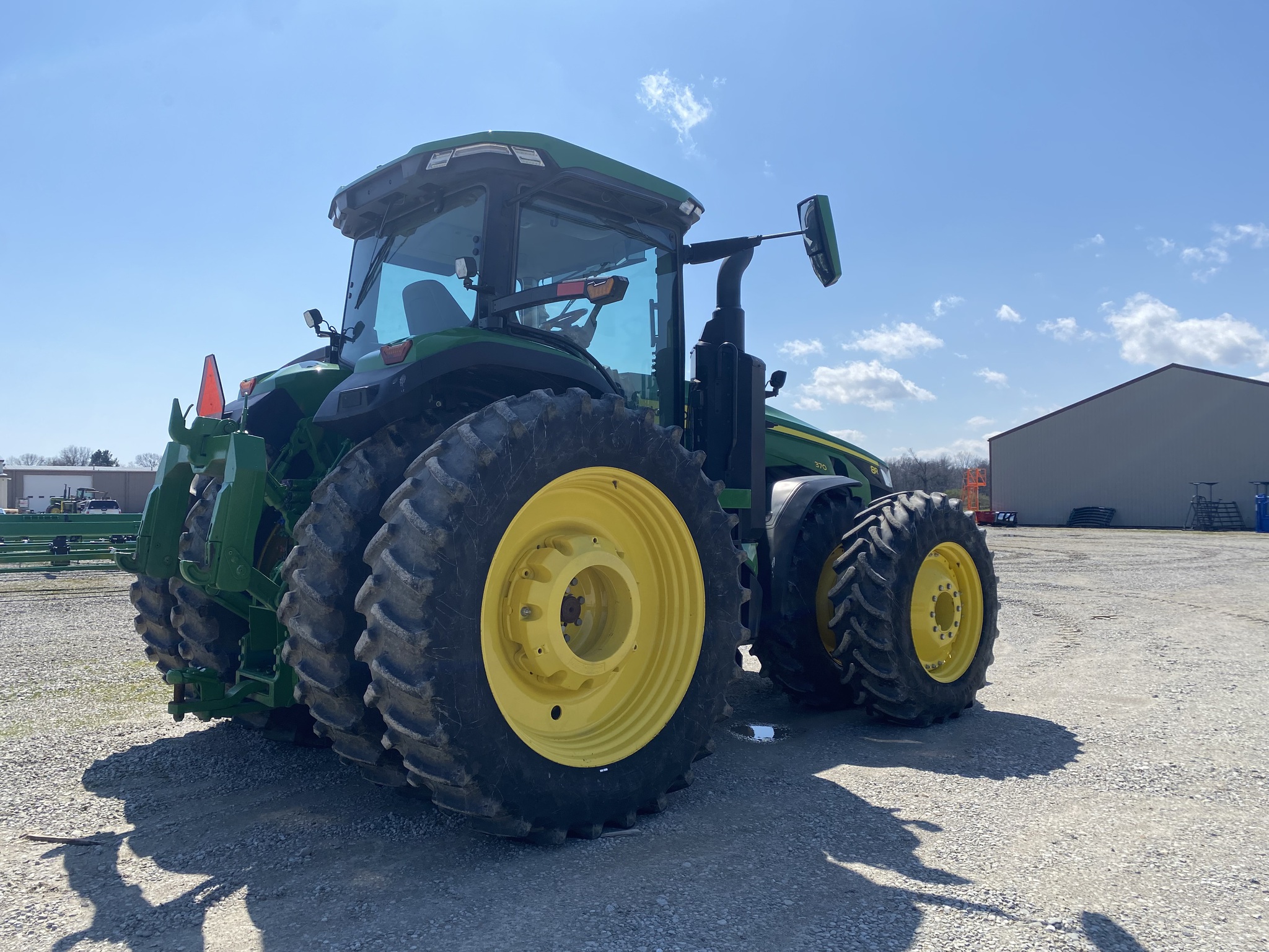 2023 John Deere 8R 370 Image 7