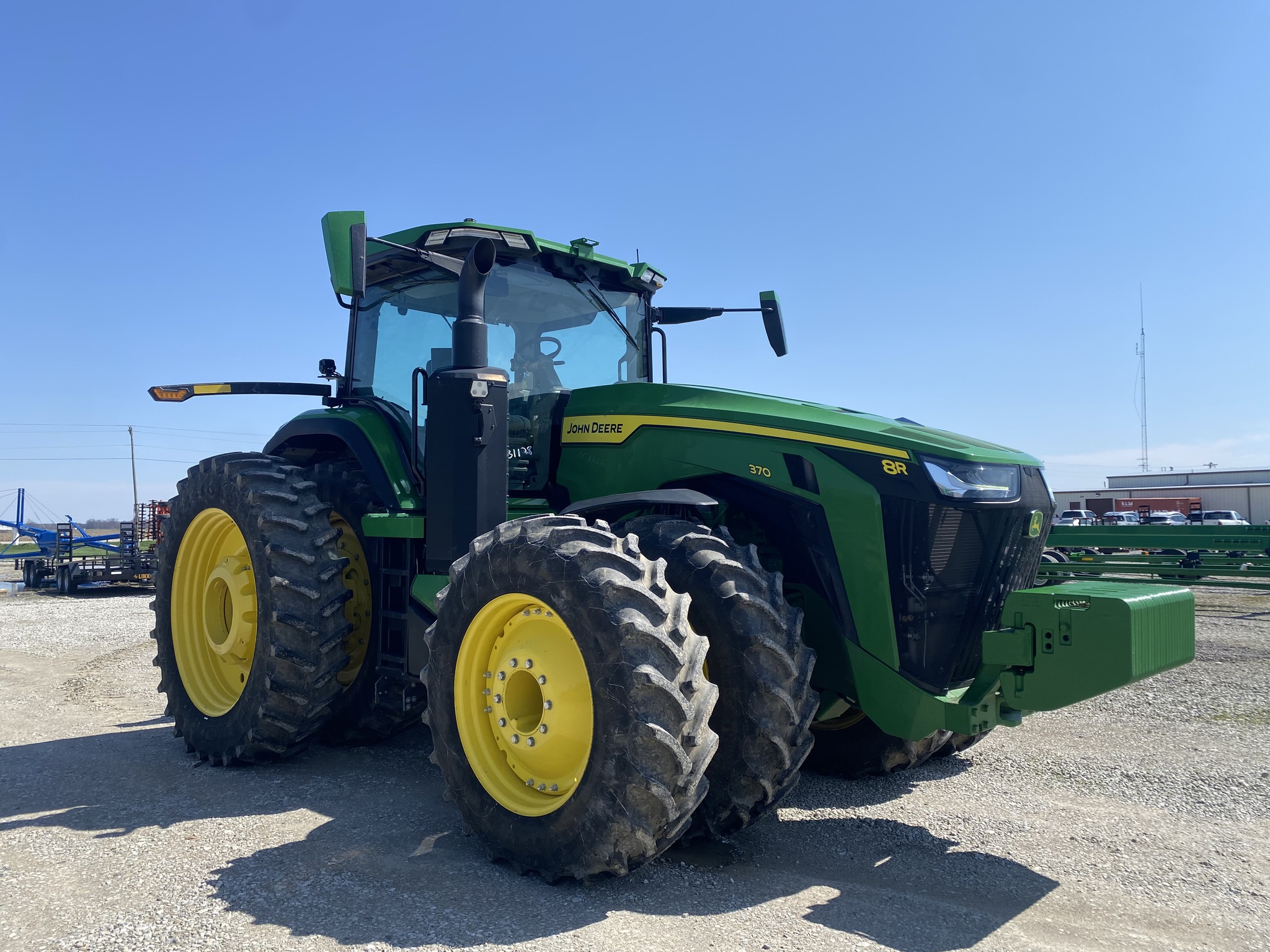 2023 John Deere 8R 370 Image 9