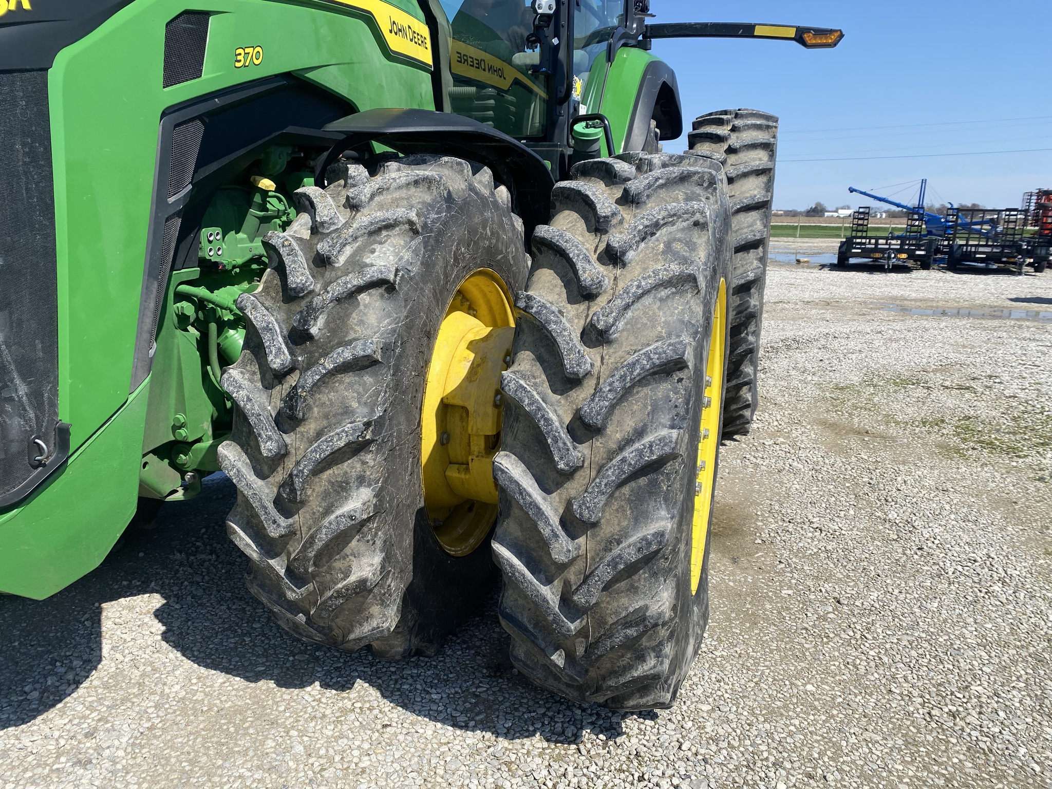2023 John Deere 8R 370 Image 12
