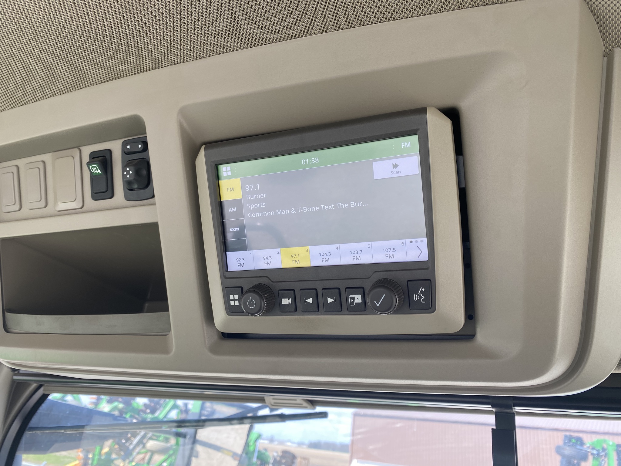 2023 John Deere 8R 370 Image 23