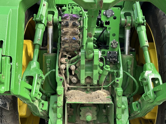 2024 John-Deere 8R 410