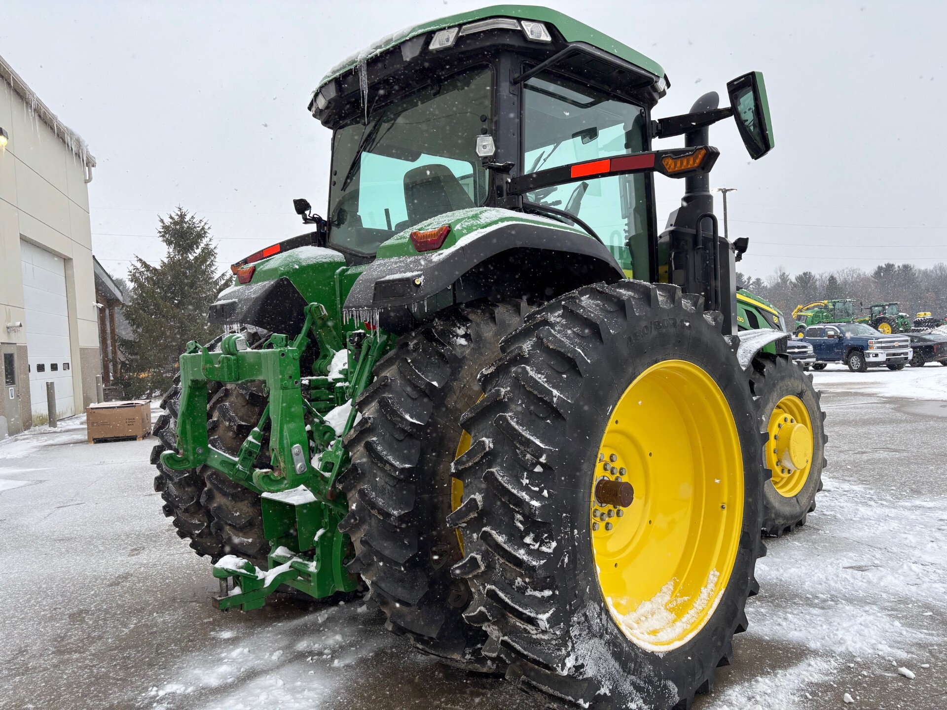 2021 John Deere 8R 230 Image 8