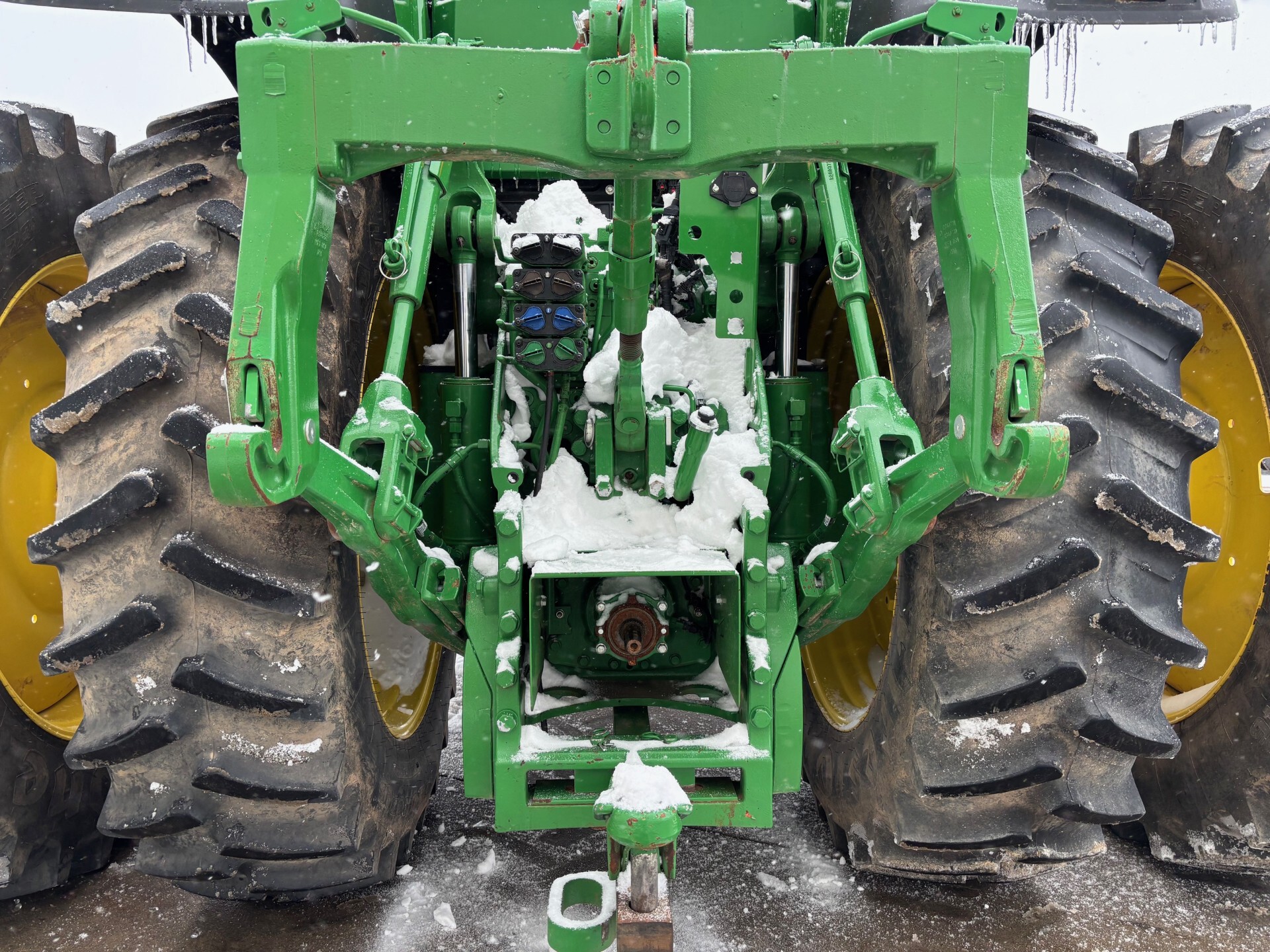 2021 John Deere 8R 230 Image 7