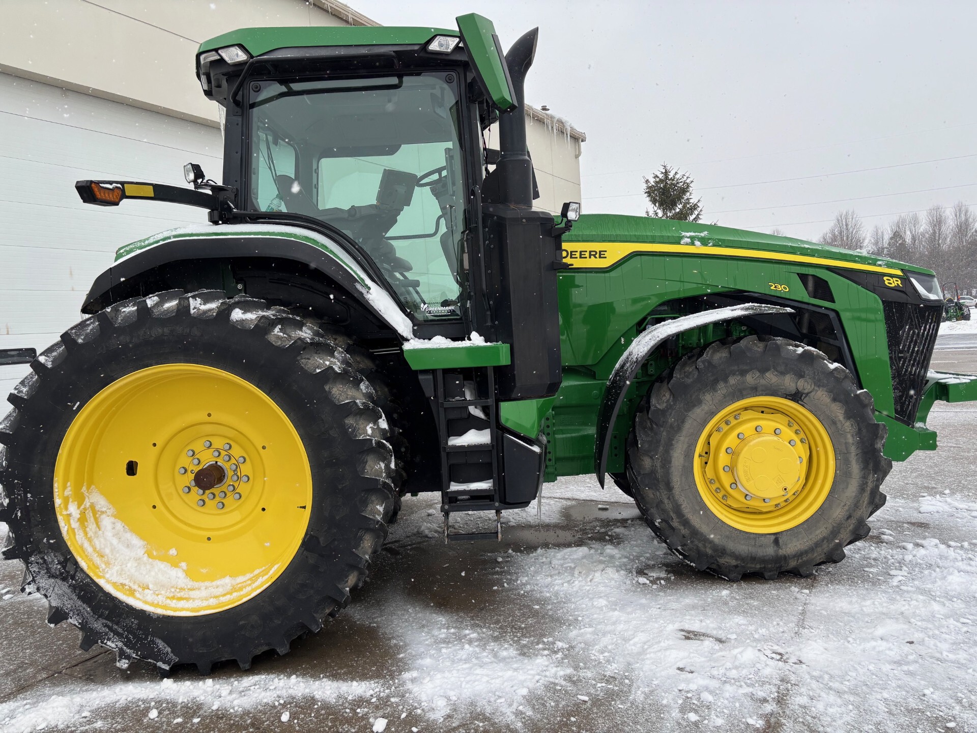 2021 John Deere 8R 230 Image 9