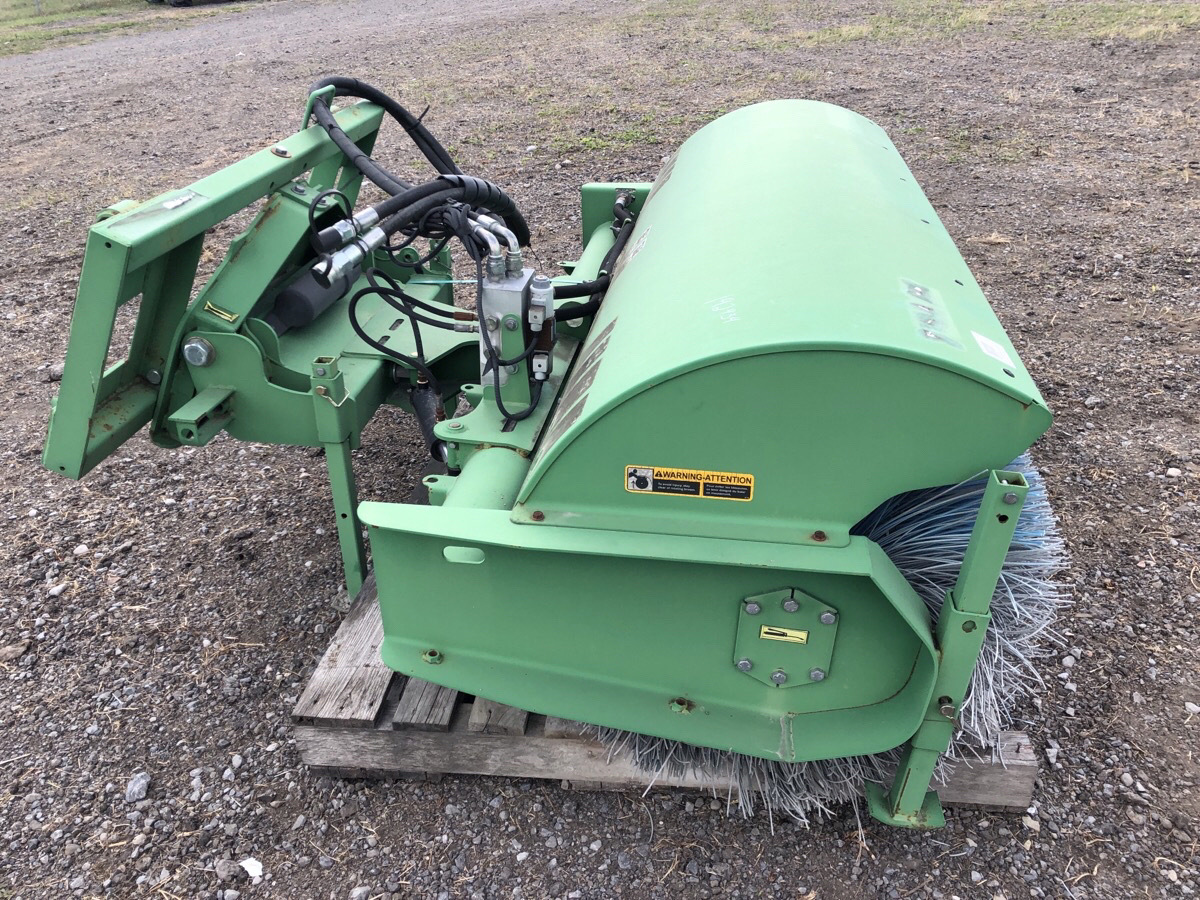 2013 John Deere SW2172 HYD BROOM Image 5