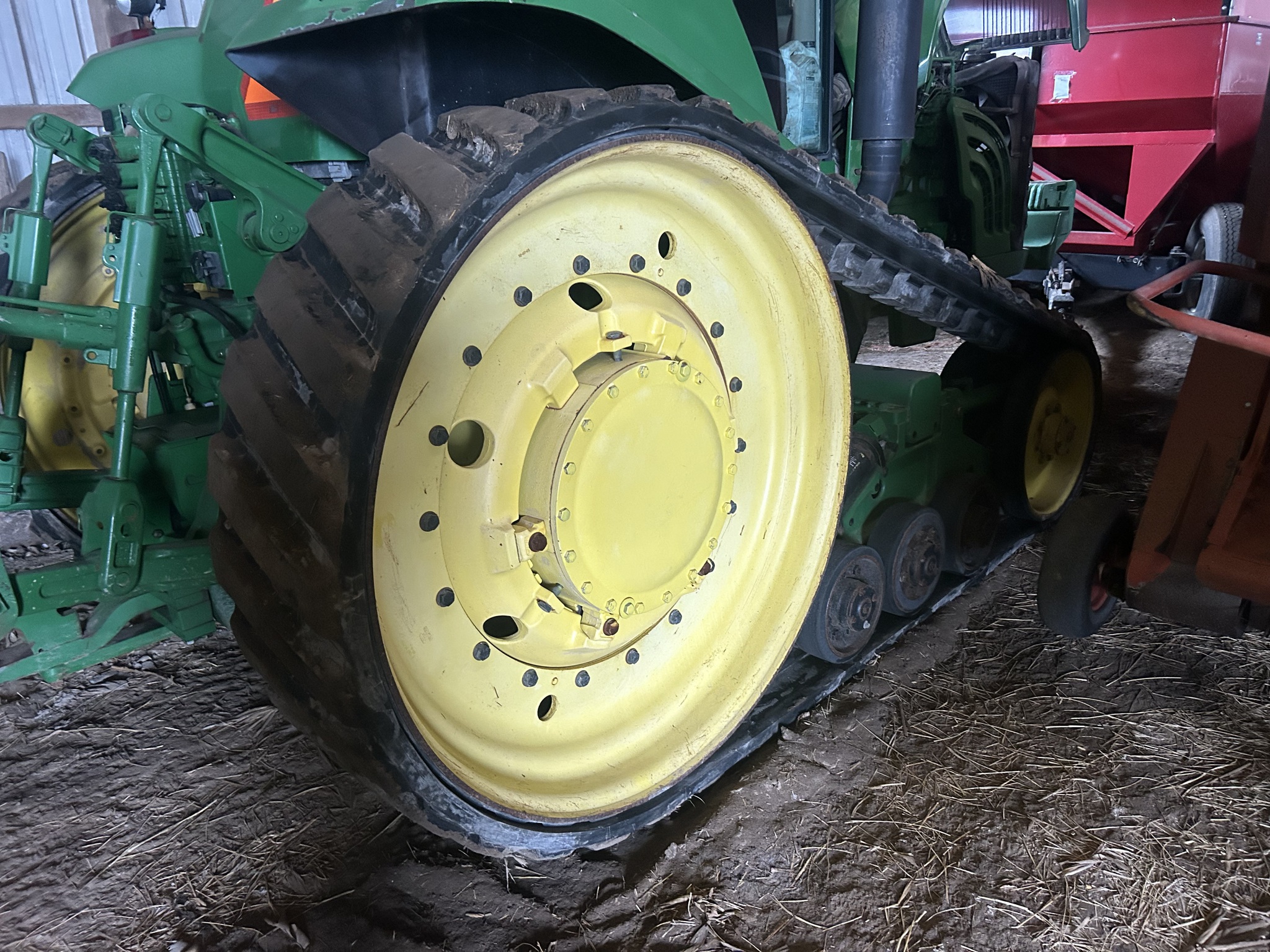 2004 John Deere 8520T Image 12