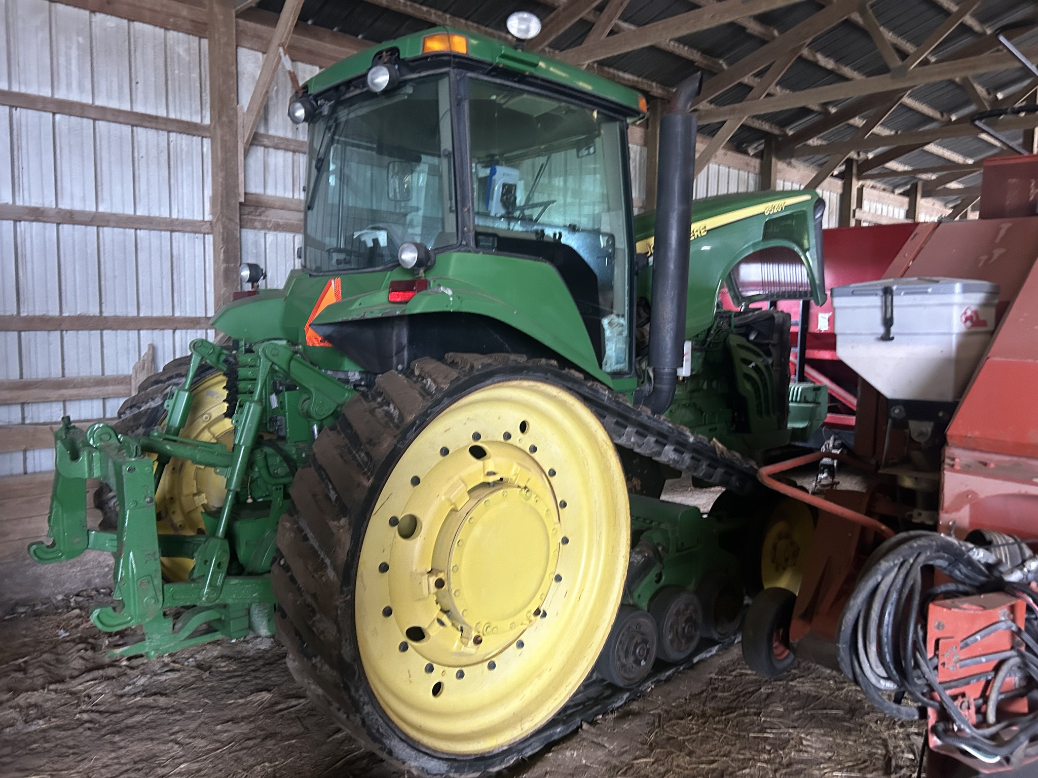2004 John Deere 8520T Image 9