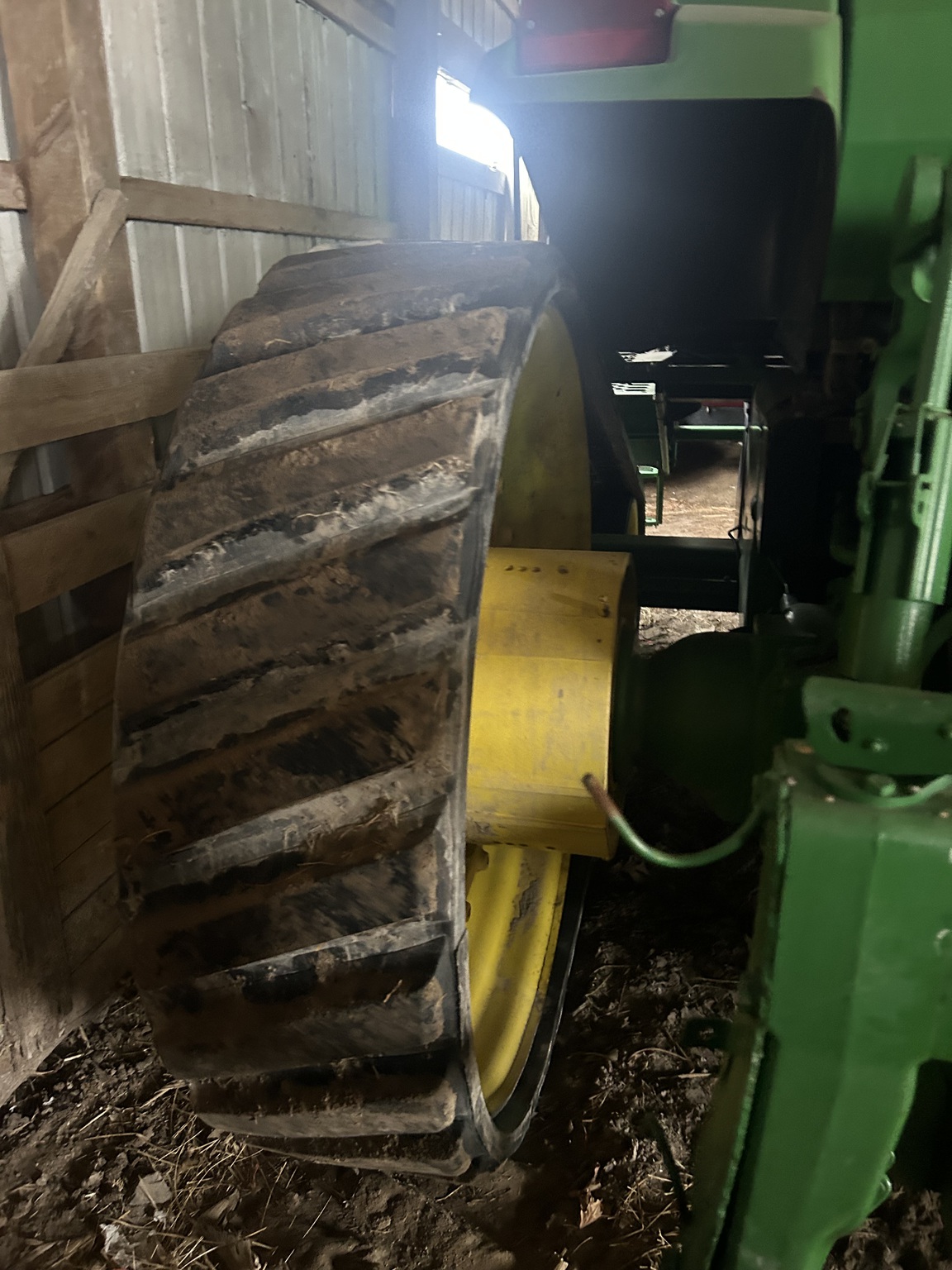 2004 John Deere 8520T Image 13