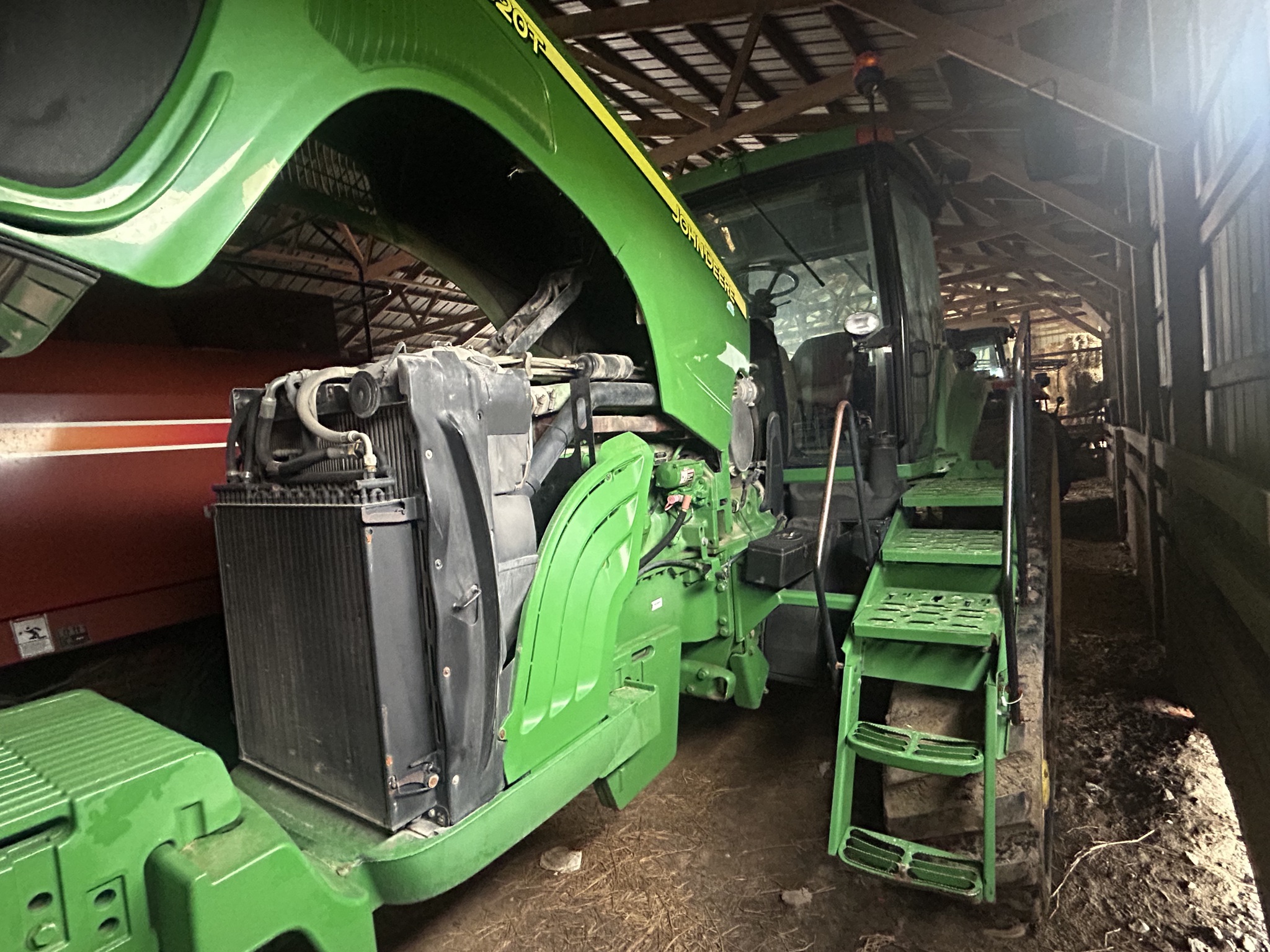 2004 John Deere 8520T Image 8