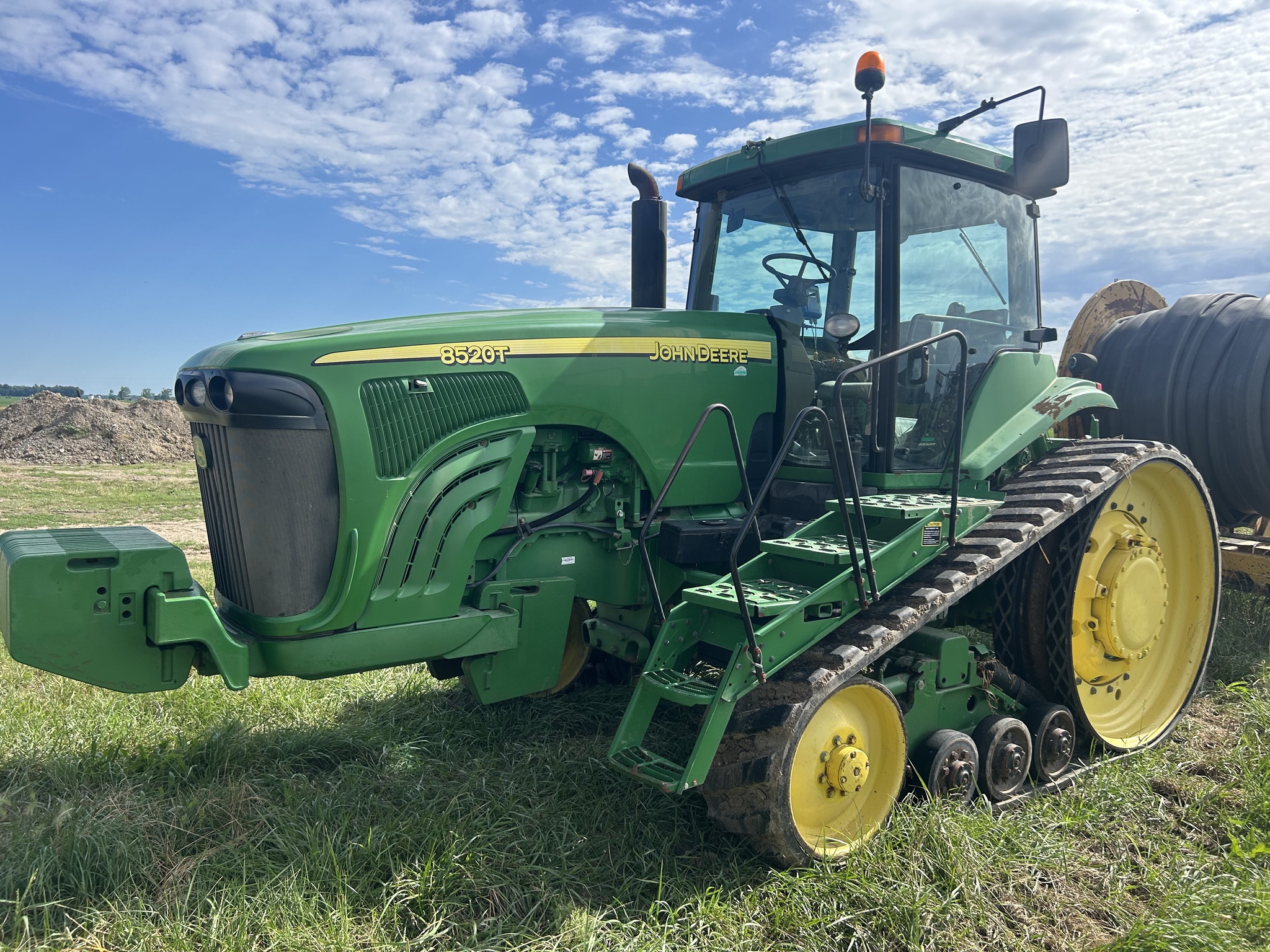 2004 John Deere 8520T Image 3