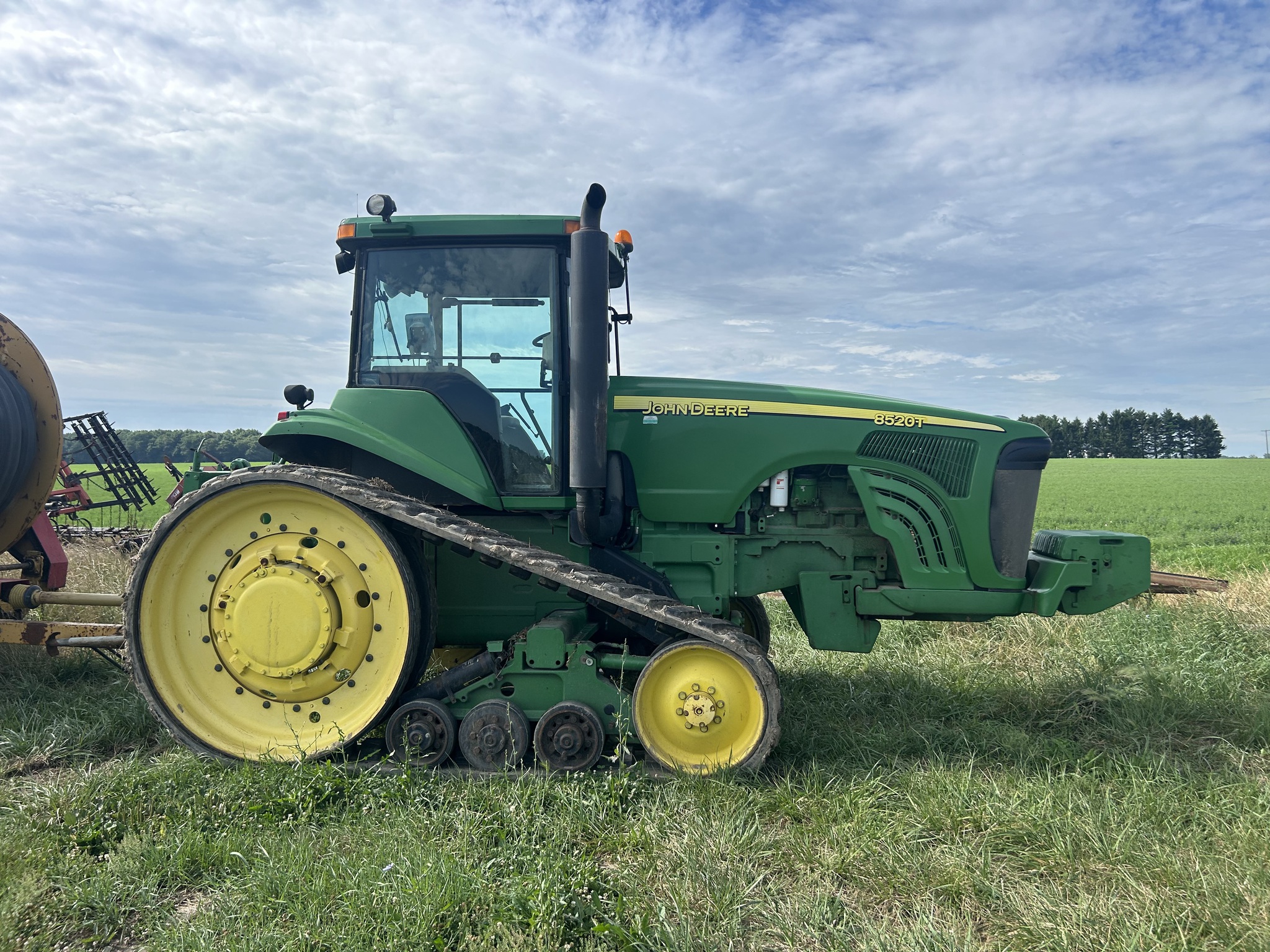 2004 John Deere 8520T Image 2