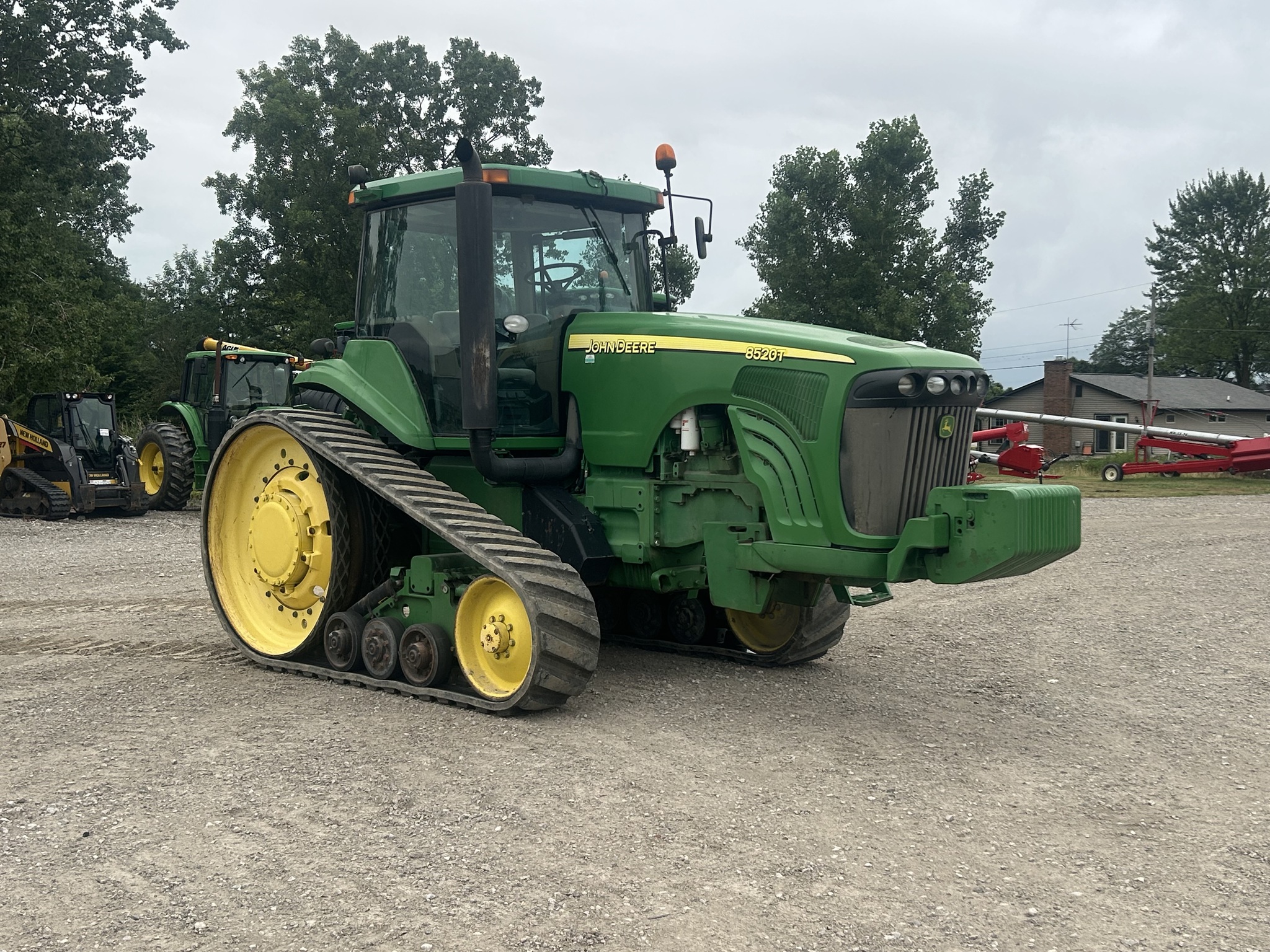2004 John Deere 8520T Image 4