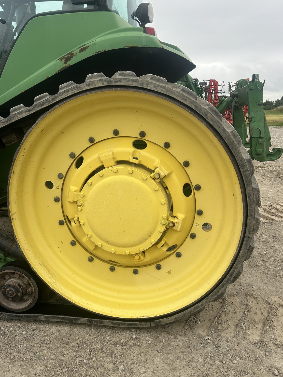 2004 John Deere 8520T Image 10