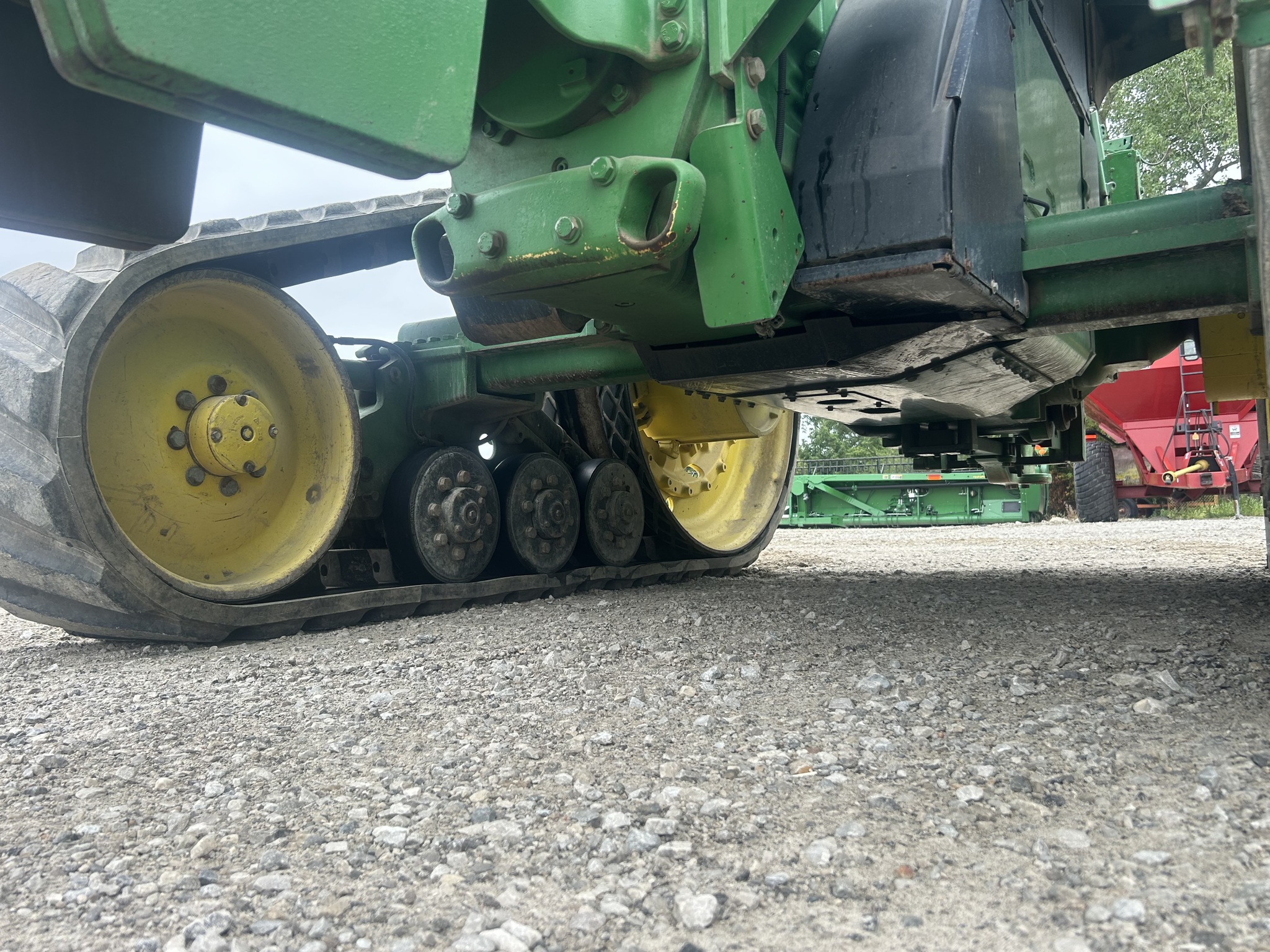 2004 John Deere 8520T Image 13