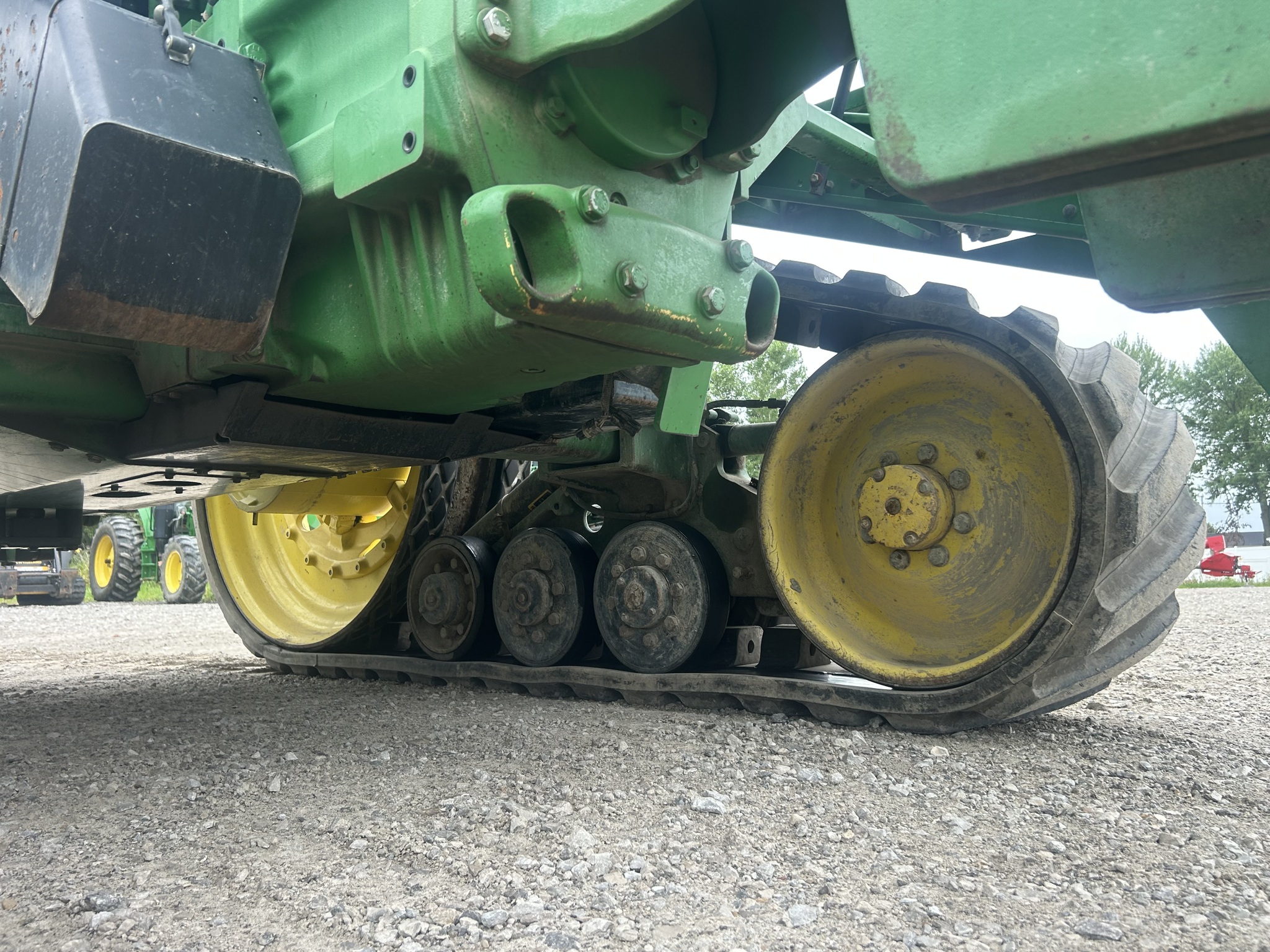 2004 John Deere 8520T Image 18