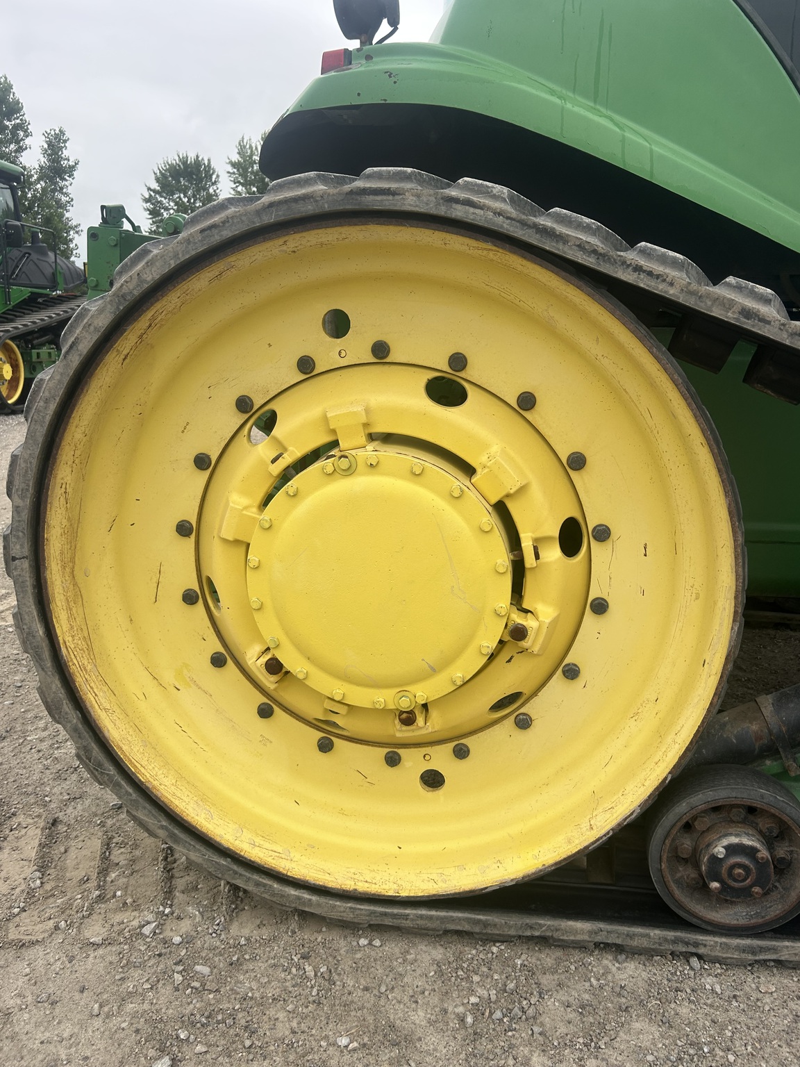 2004 John Deere 8520T Image 15