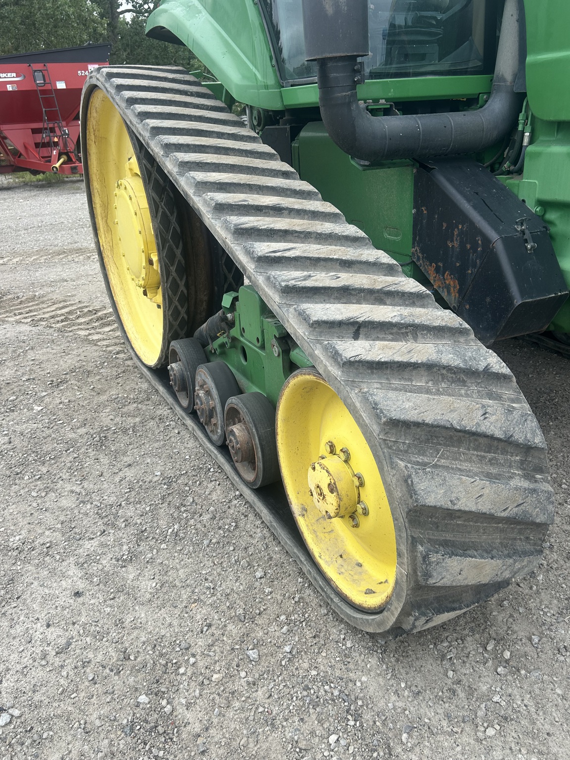 2004 John Deere 8520T Image 17