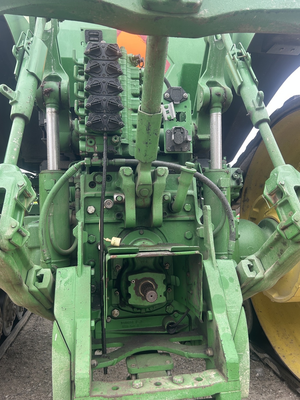 2004 John Deere 8520T Image 26