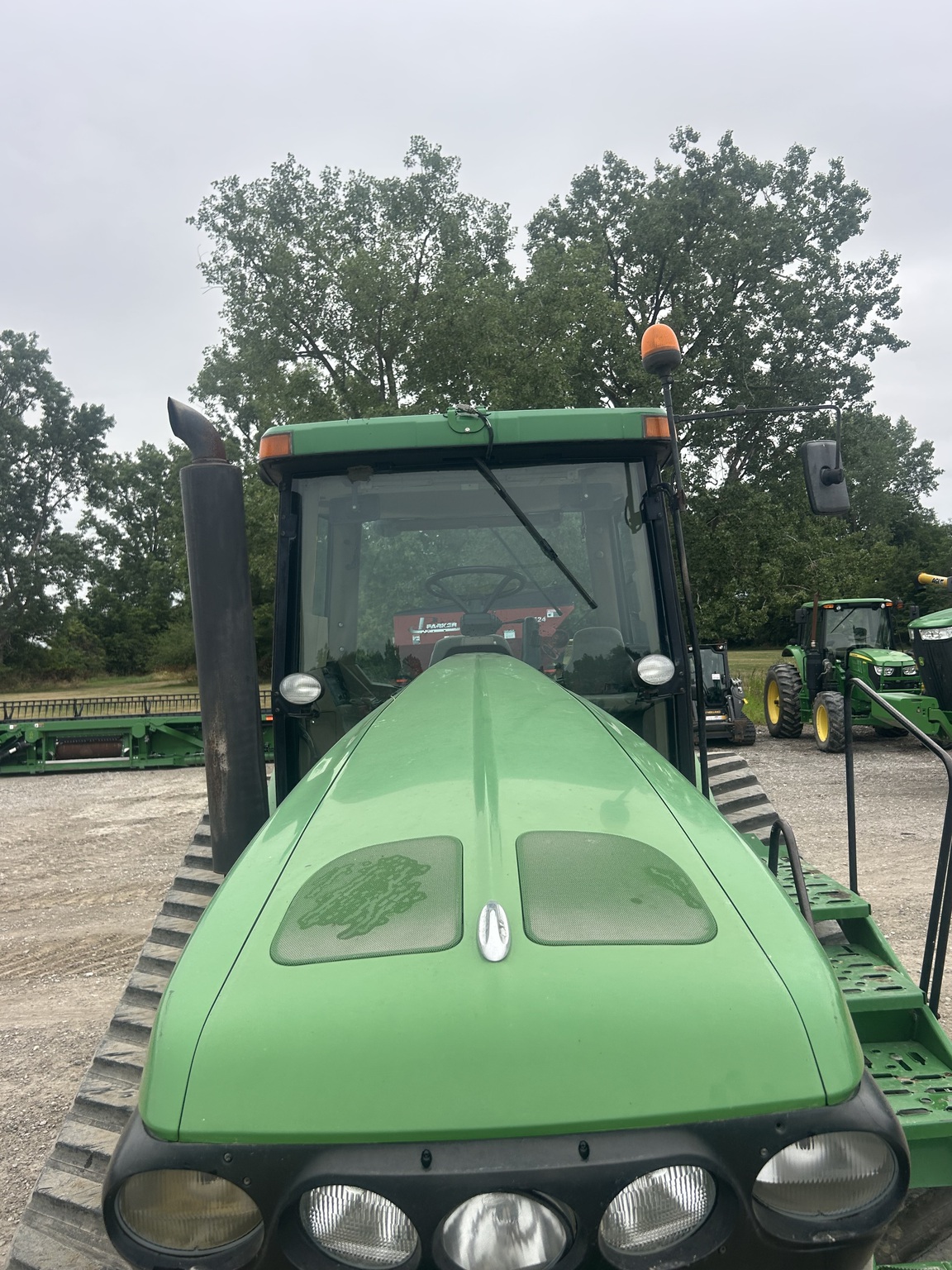 2004 John Deere 8520T Image 29