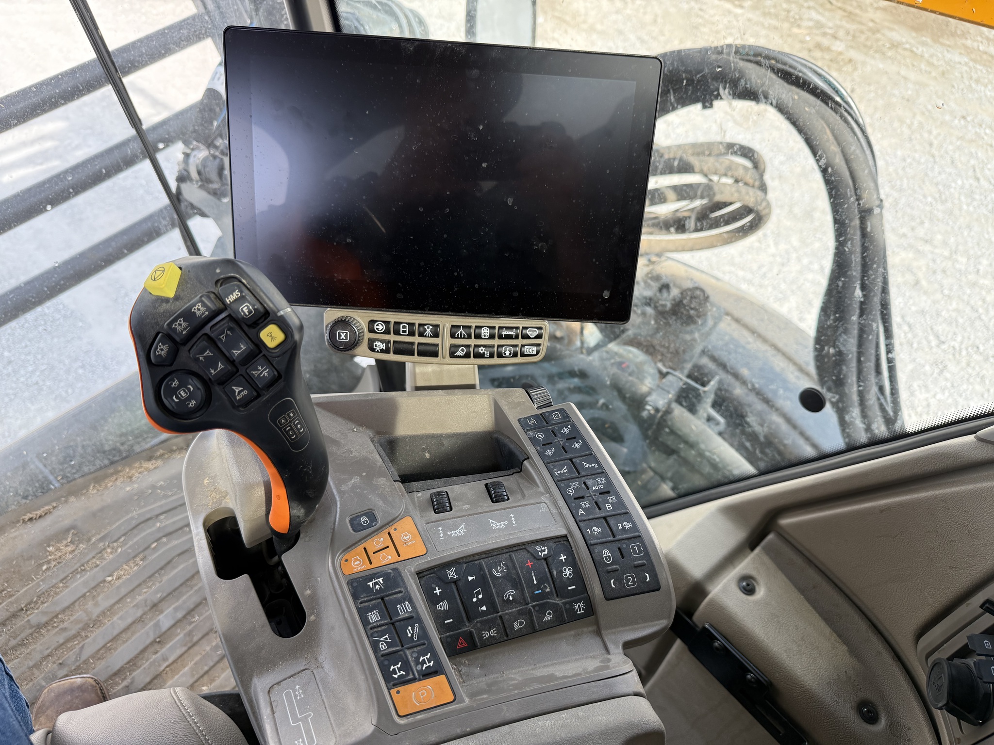  2025 Hagie STS12 at Heritage Tractor in Nevada, MO