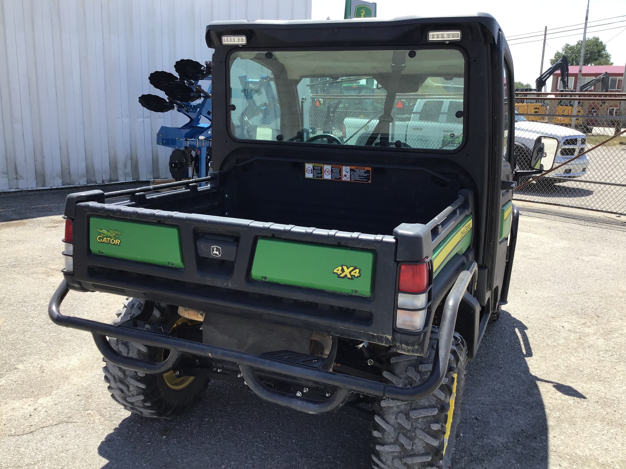 2018 John Deere XUV 835M Image 4
