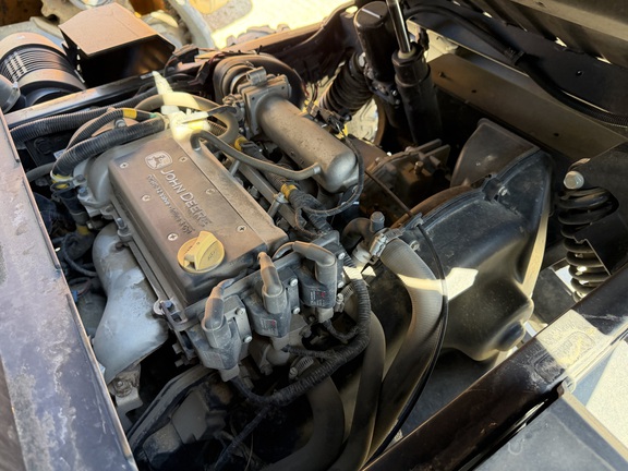 2024 John Deere XUV 835M - Photo18