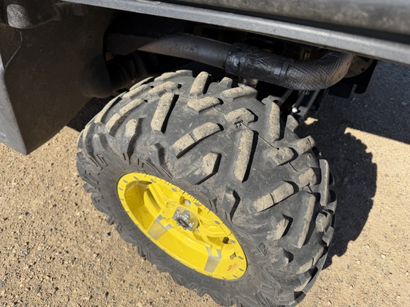 2024 John Deere XUV 835M - Photo14