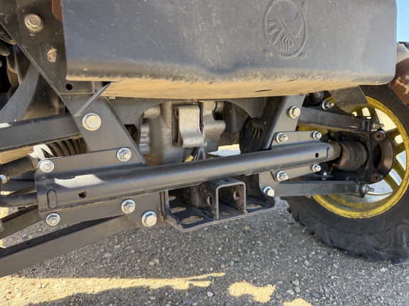 2024 John Deere XUV 835M - Photo16