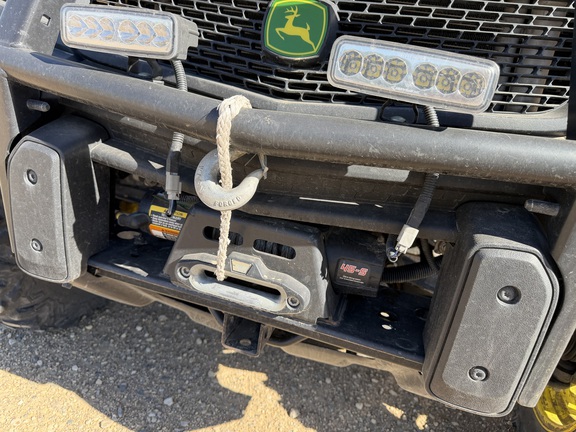 2024 John Deere XUV 835M - Photo17