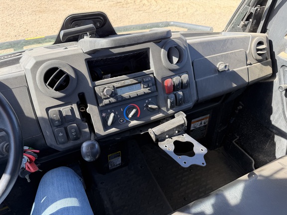 2024 John Deere XUV 835M - Photo24
