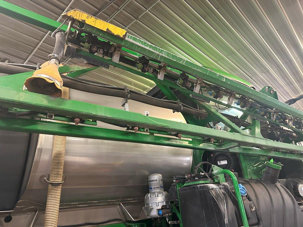 2021 John Deere R4038 Image 19